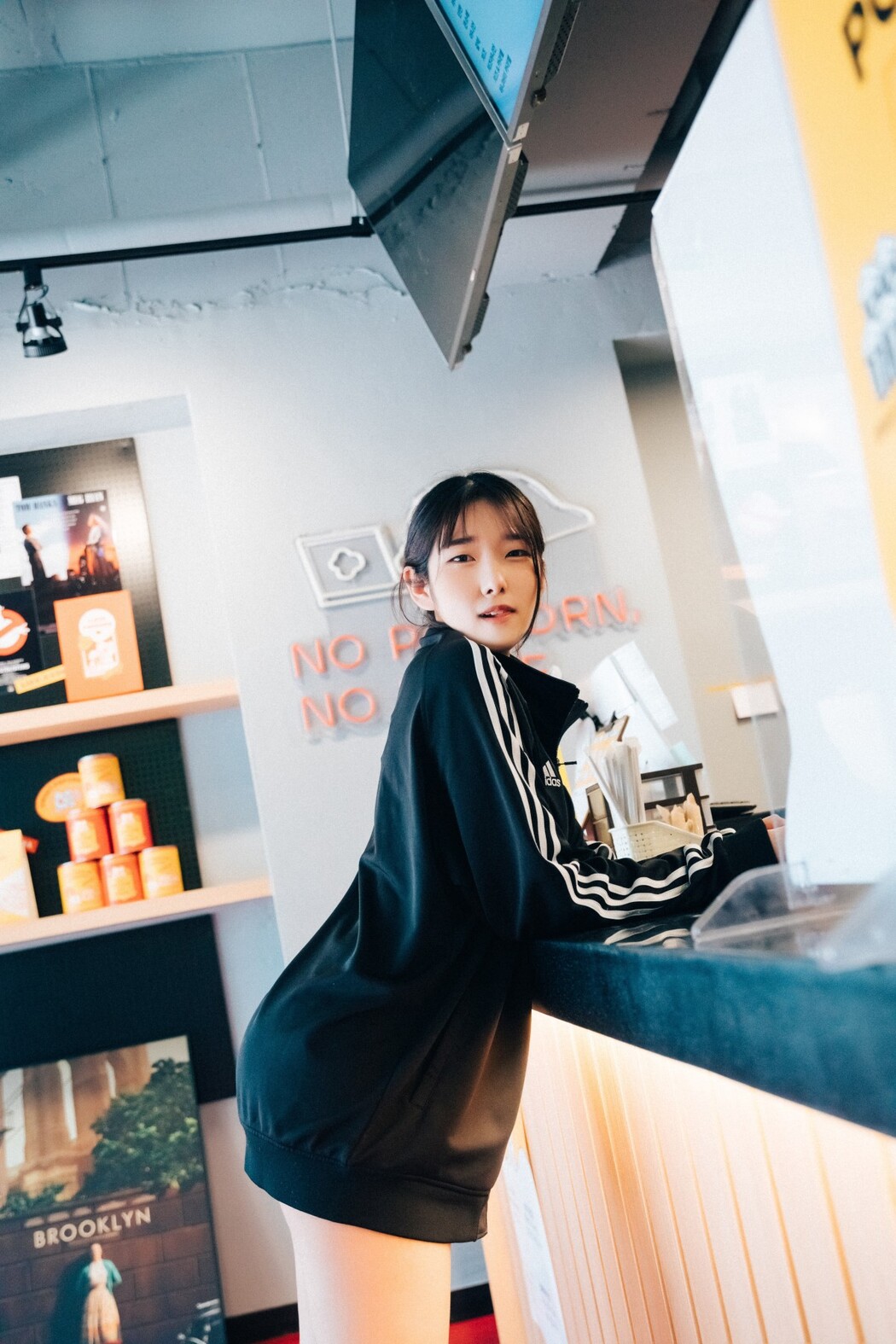 Loozy Sonson 손손 Cinema Girl S.Ver