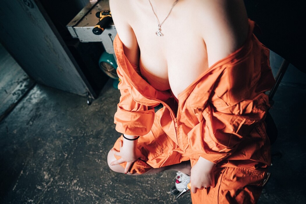Loozy Son Ye-Eun 손예은 – Where Are My Tools