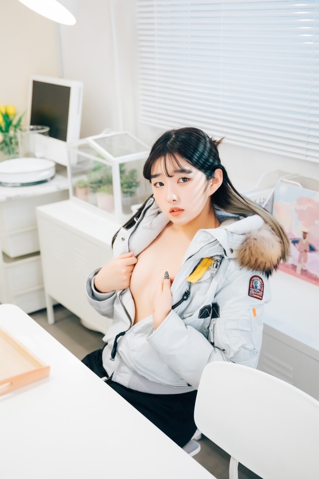 Loozy Sonson 손손 – Nude Apron