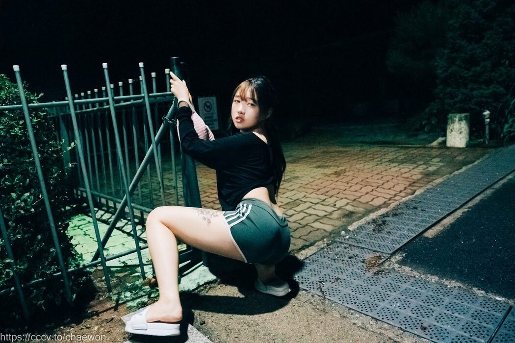 Loozy SonSon 손손 – Public Toilet A