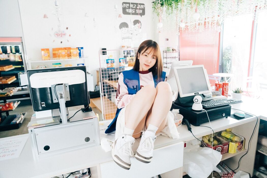 Loozy Yeri – Pocket Girl Alba A
