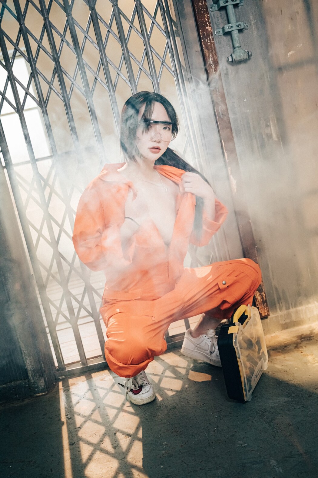 Loozy Son Ye-Eun 손예은 – Where Are My Tools