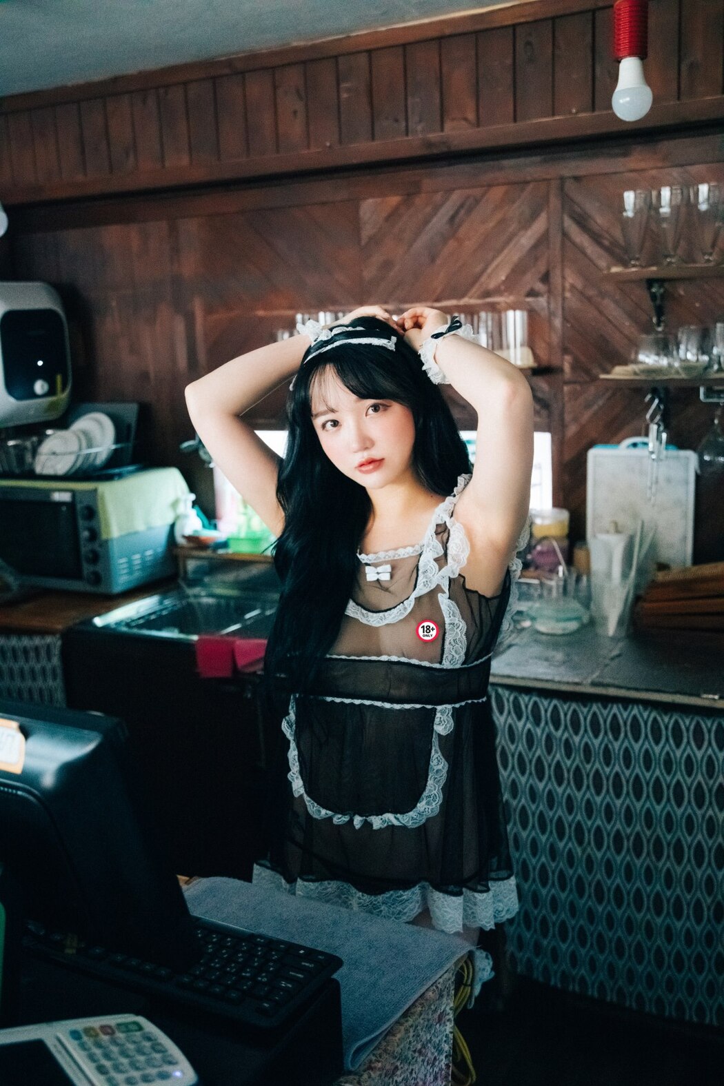 Loozy Son Ye-Eun 손예은 – Fetish Cafe