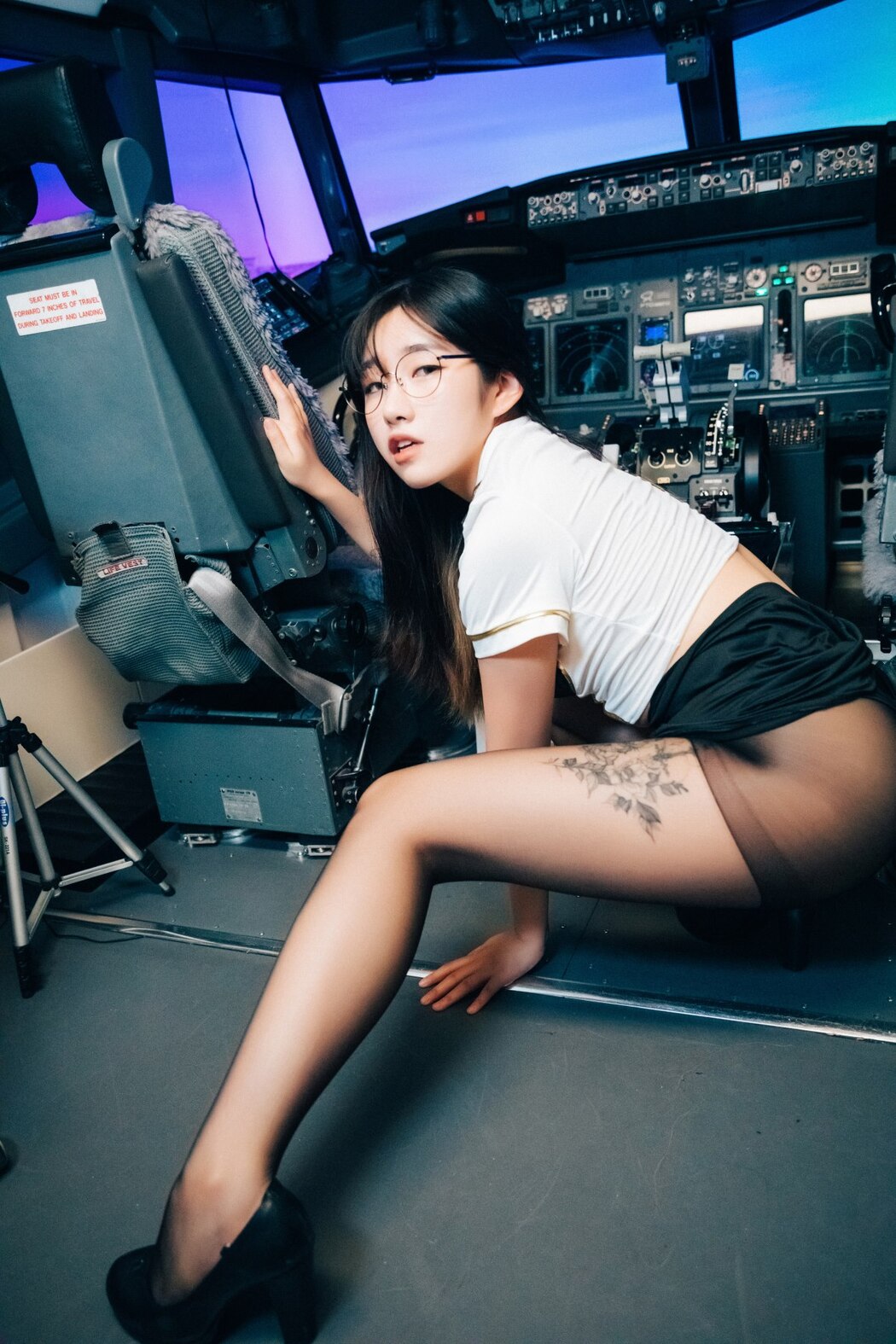 Loozy Sonson 손손 – Night Flight B