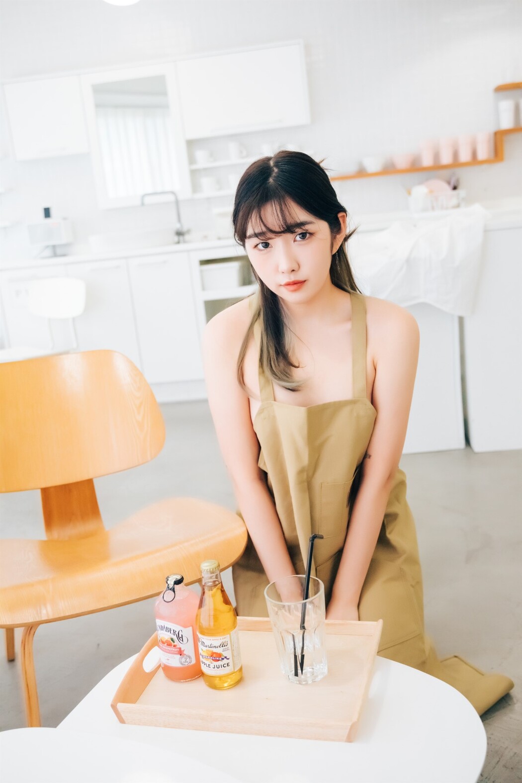 Loozy Sonson 손손 – Nude Apron