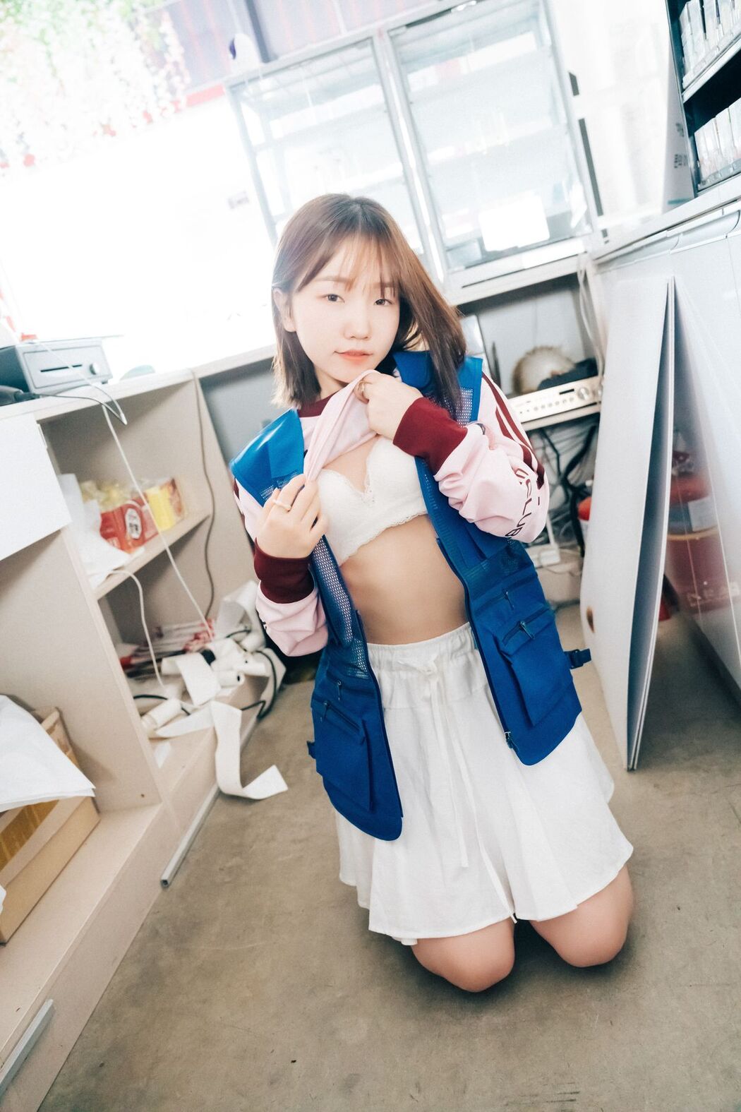 Loozy Yeri – Pocket Girl Alba A