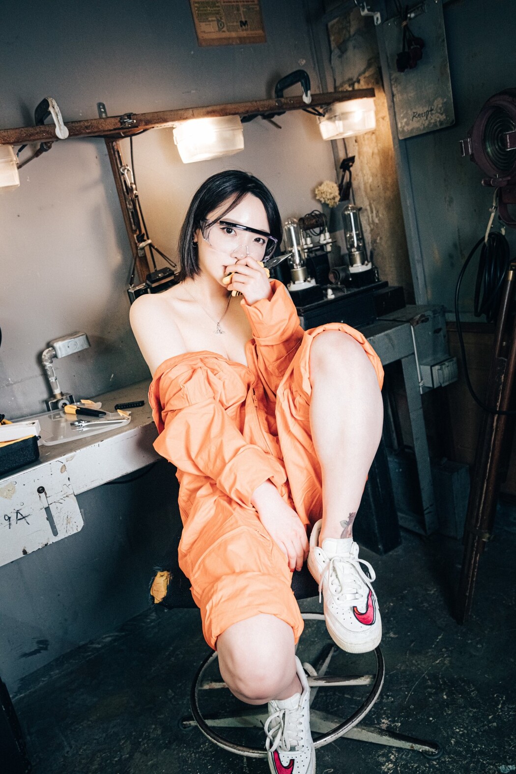 Loozy Son Ye-Eun 손예은 – Where Are My Tools