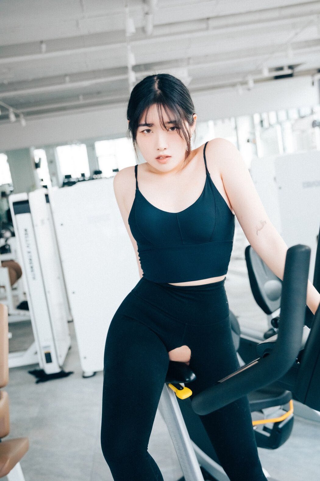 Loozy Sonson 손손 – Personal Trainer S.Ver