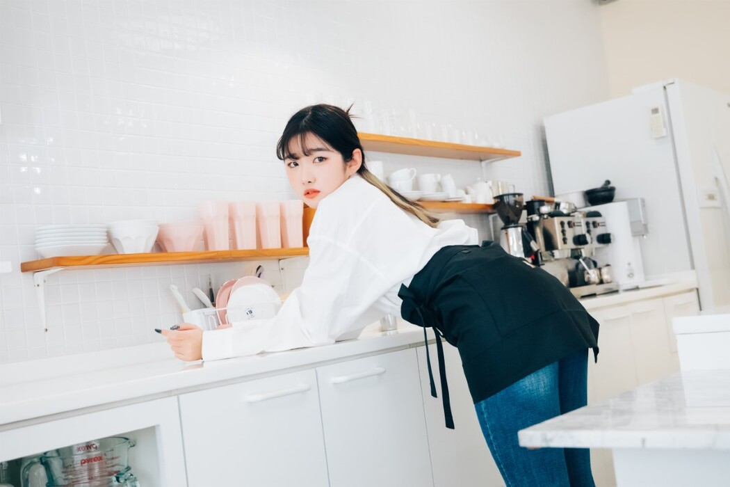 Loozy Sonson 손손 – Nude Apron