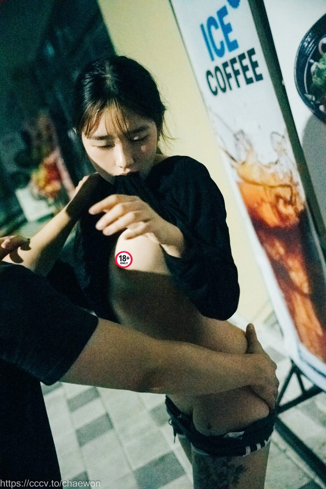 Loozy SonSon 손손 – Public Toilet B