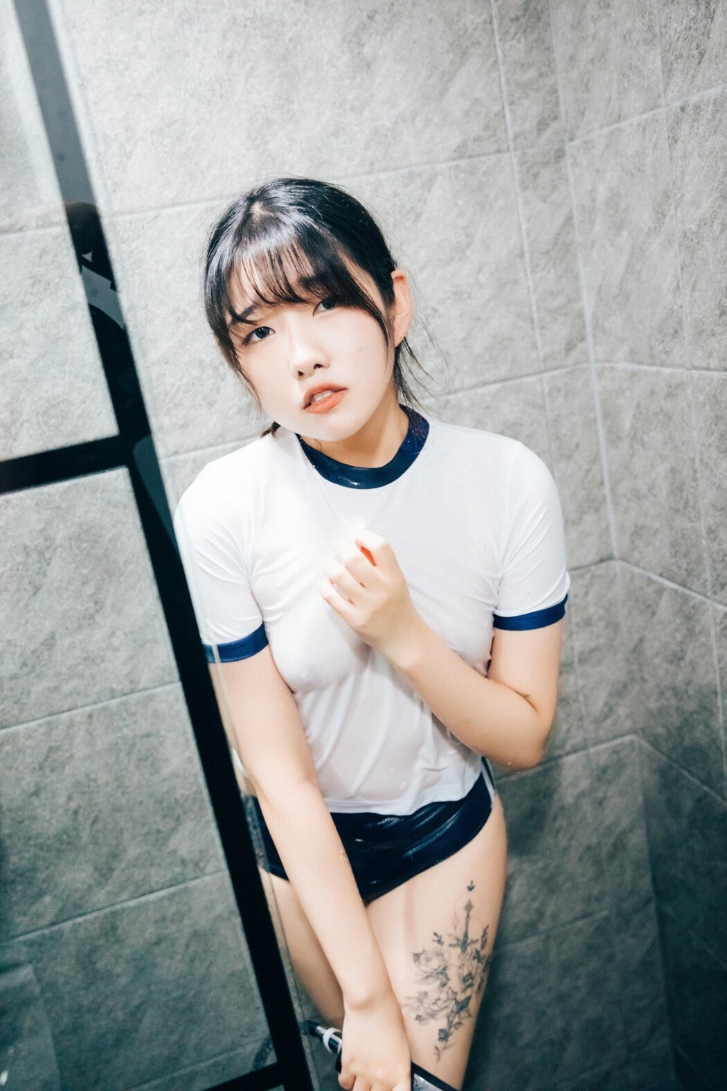 Loozy SonSon 손손 – Date At Home S Ver
