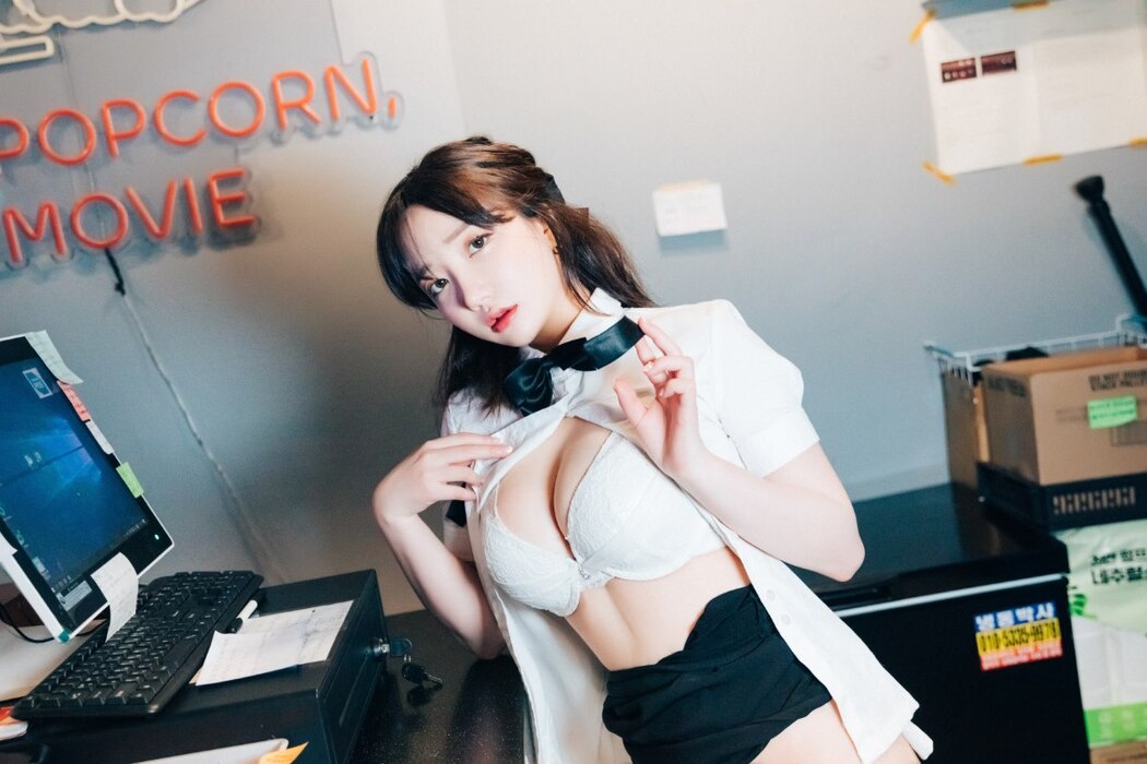 Loozy Son Ye-Eun 손예은 – Ticket Girl A