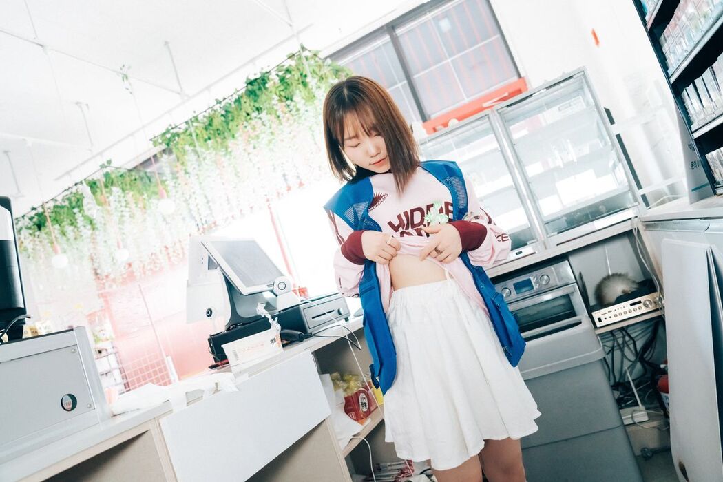 Loozy Yeri – Pocket Girl Alba A