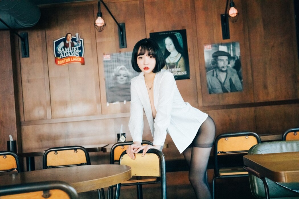 Loozy Son Ye-Eun 손예은 – Tainted Love Bar