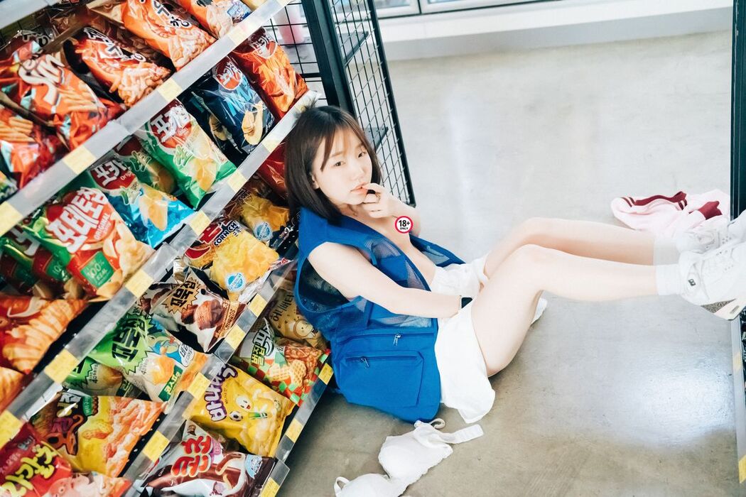 Loozy Yeri – Pocket Girl Alba B