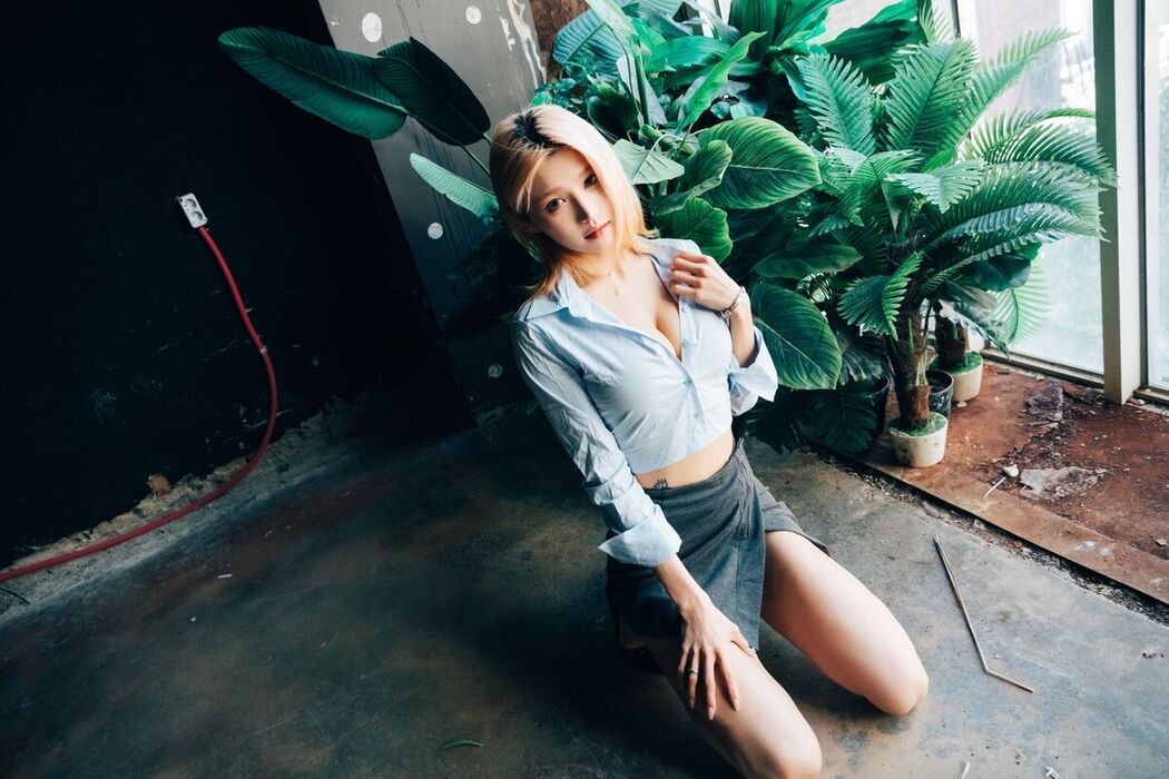 Loozy Taeri – Enslave S.Ver