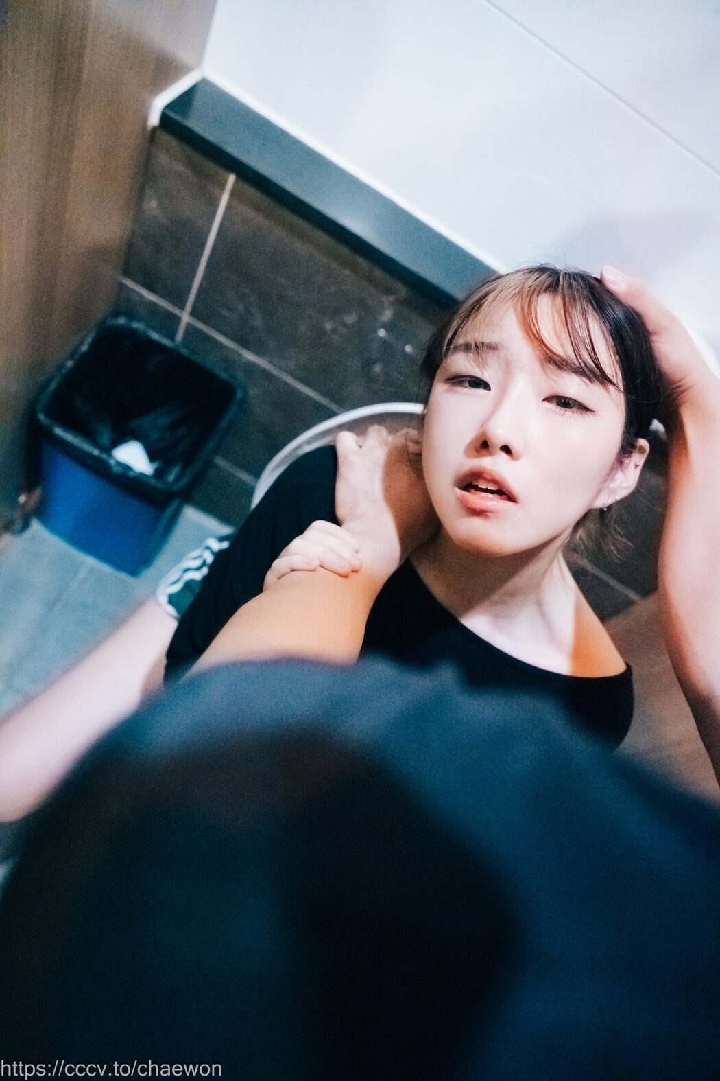 Loozy SonSon 손손 – Public Toilet A