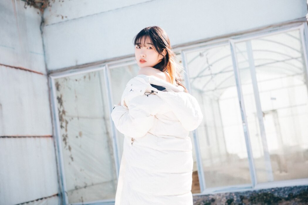 Loozy Sonson 손손 – Dog Plays
