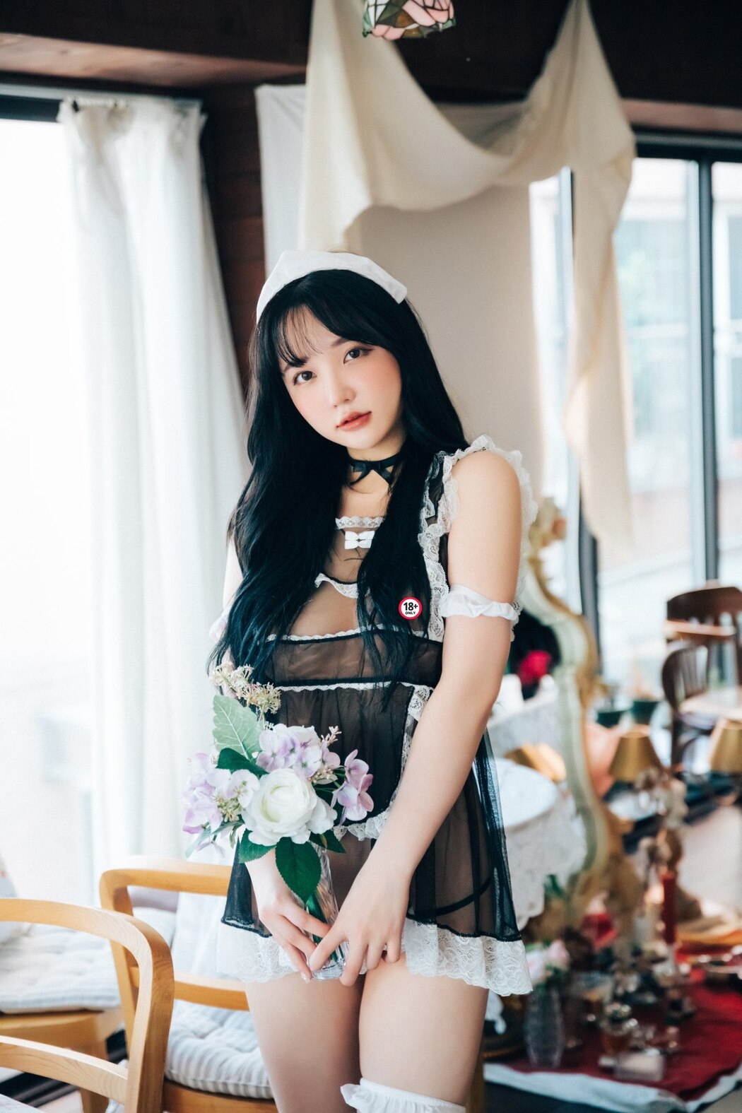 Loozy Son Ye-Eun 손예은 – Fetish Cafe