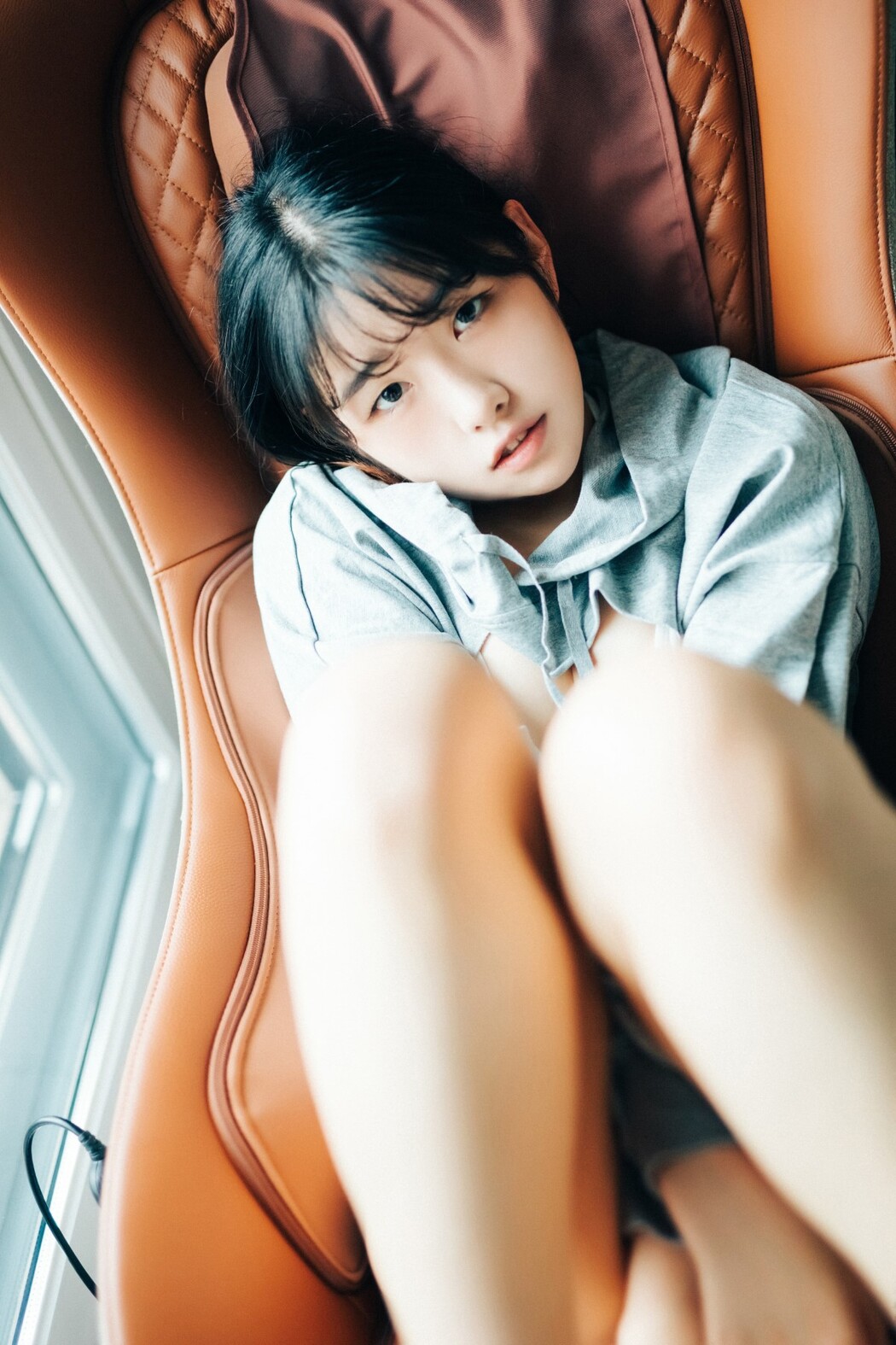 Loozy SonSon 손손 – Date At Home S Ver