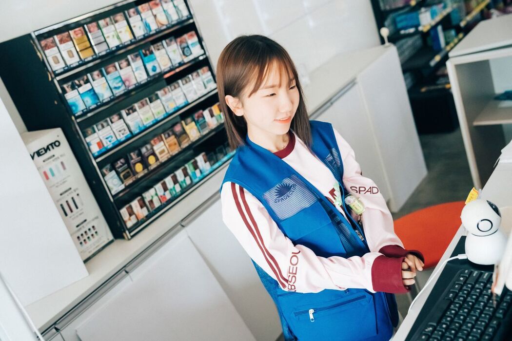 Loozy Yeri – Pocket Girl Alba A