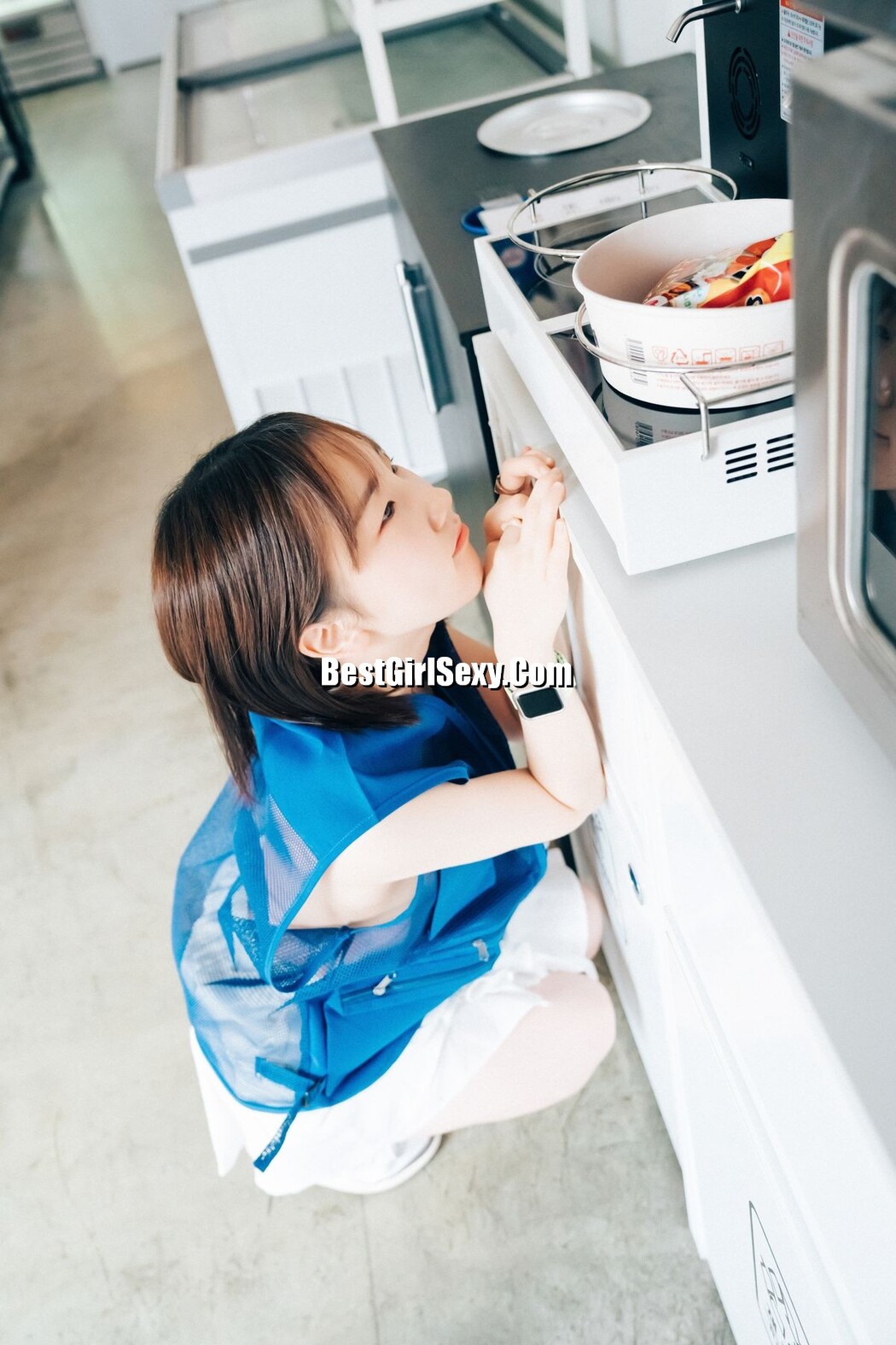 Loozy Yeri – Pocket Girl Alba A