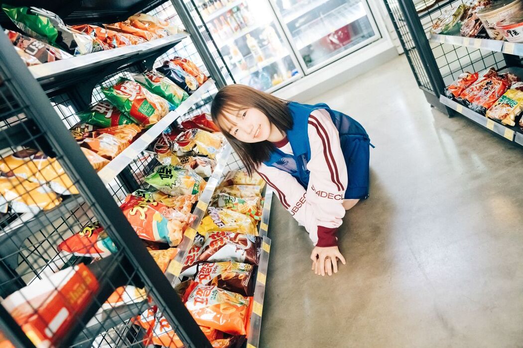 Loozy Yeri – Pocket Girl Alba A
