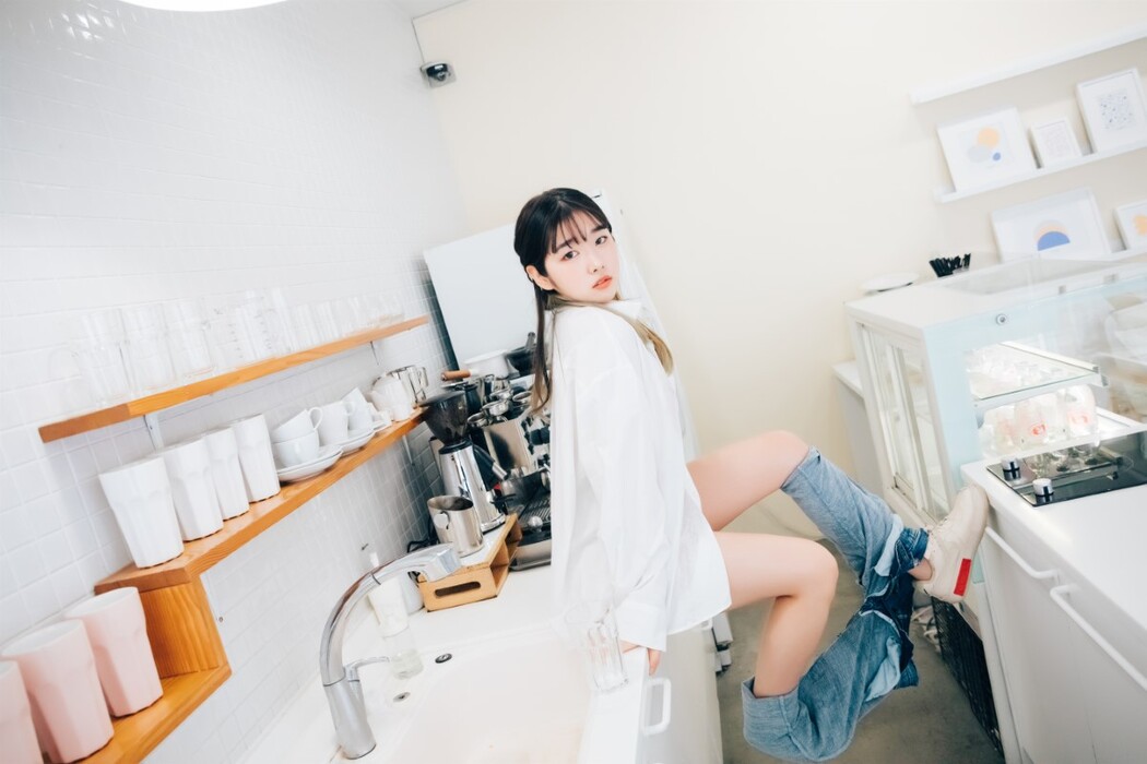 Loozy Sonson 손손 – Nude Apron