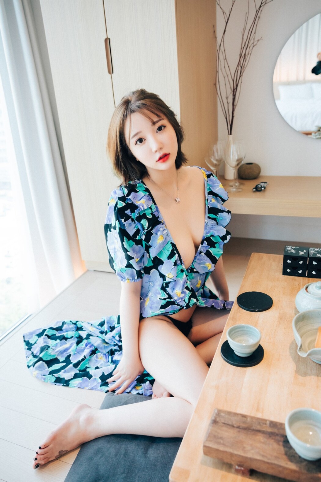 Loozy Son Ye-Eun 손예은 – Lover In Hotel Part 1