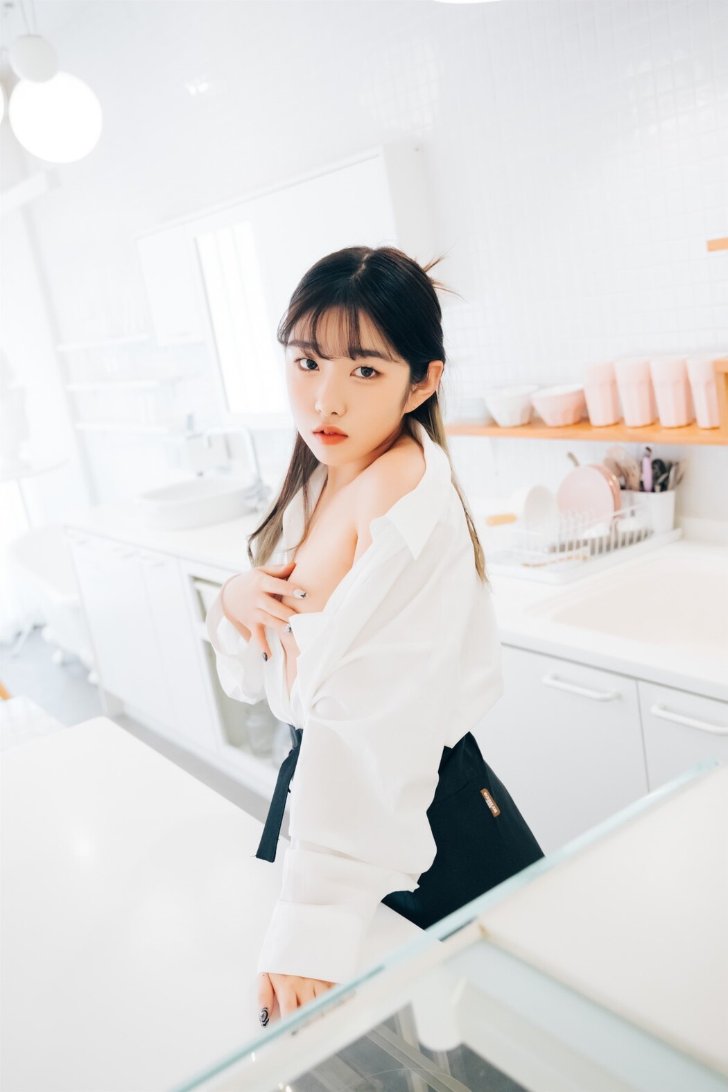 Loozy Sonson 손손 – Nude Apron