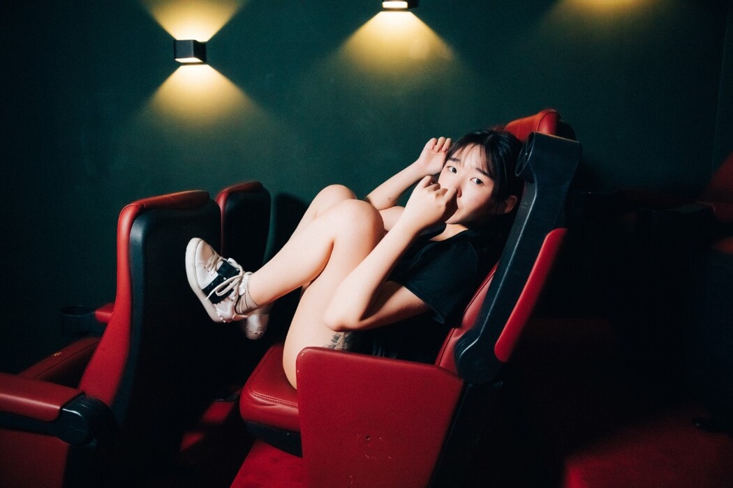 Loozy Sonson 손손 Cinema Girl S.Ver