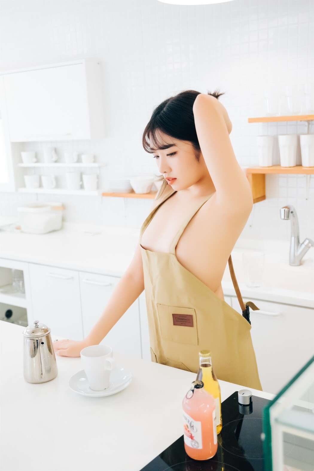 Loozy Sonson 손손 – Nude Apron