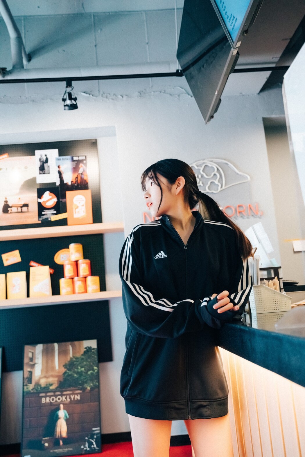 Loozy Sonson 손손 Cinema Girl S.Ver
