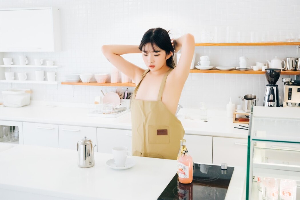 Loozy Sonson 손손 – Nude Apron