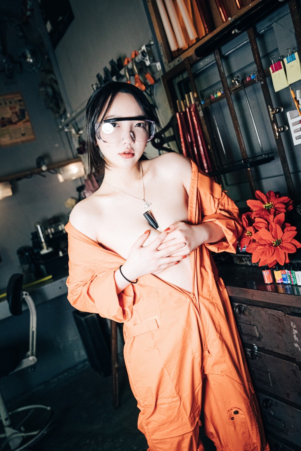 Loozy Son Ye-Eun 손예은 – Where Are My Tools