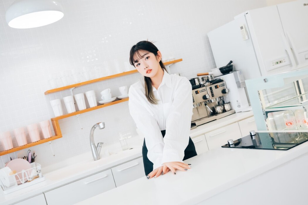 Loozy Sonson 손손 – Nude Apron