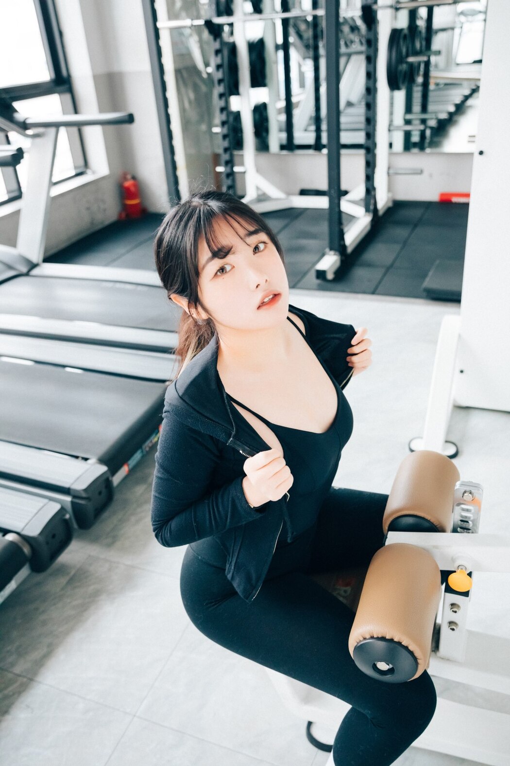 Loozy Sonson 손손 – Personal Trainer S.Ver