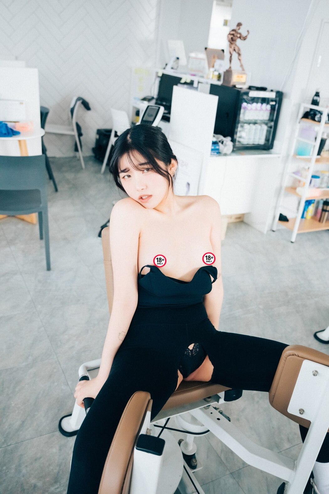 Loozy Sonson 손손 – Personal Trainer S.Ver