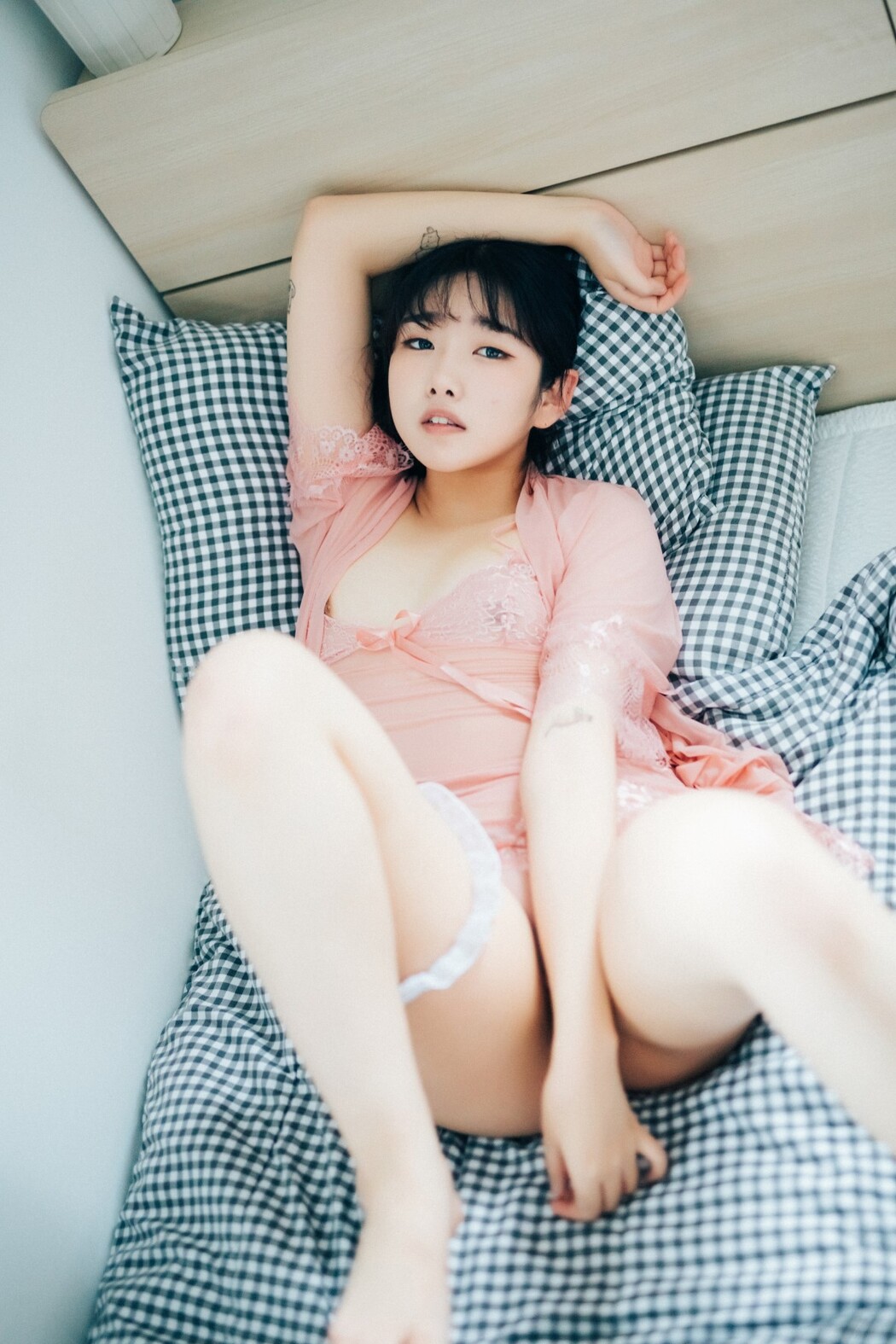 Loozy SonSon 손손 – Date At Home S Ver