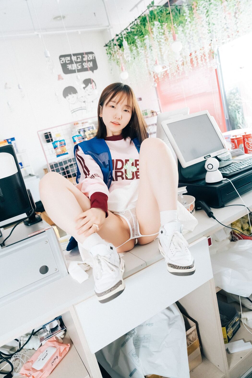 Loozy Yeri – Pocket Girl Alba A