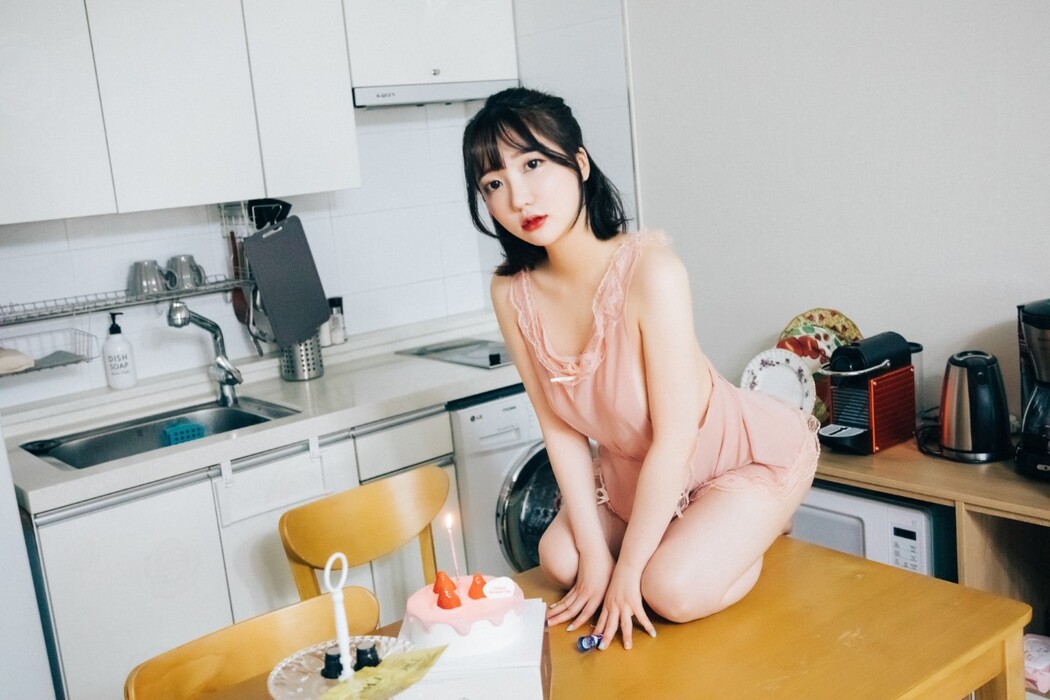 Loozy Son Ye-Eun 손예은 Happy Birthday S.Ver A
