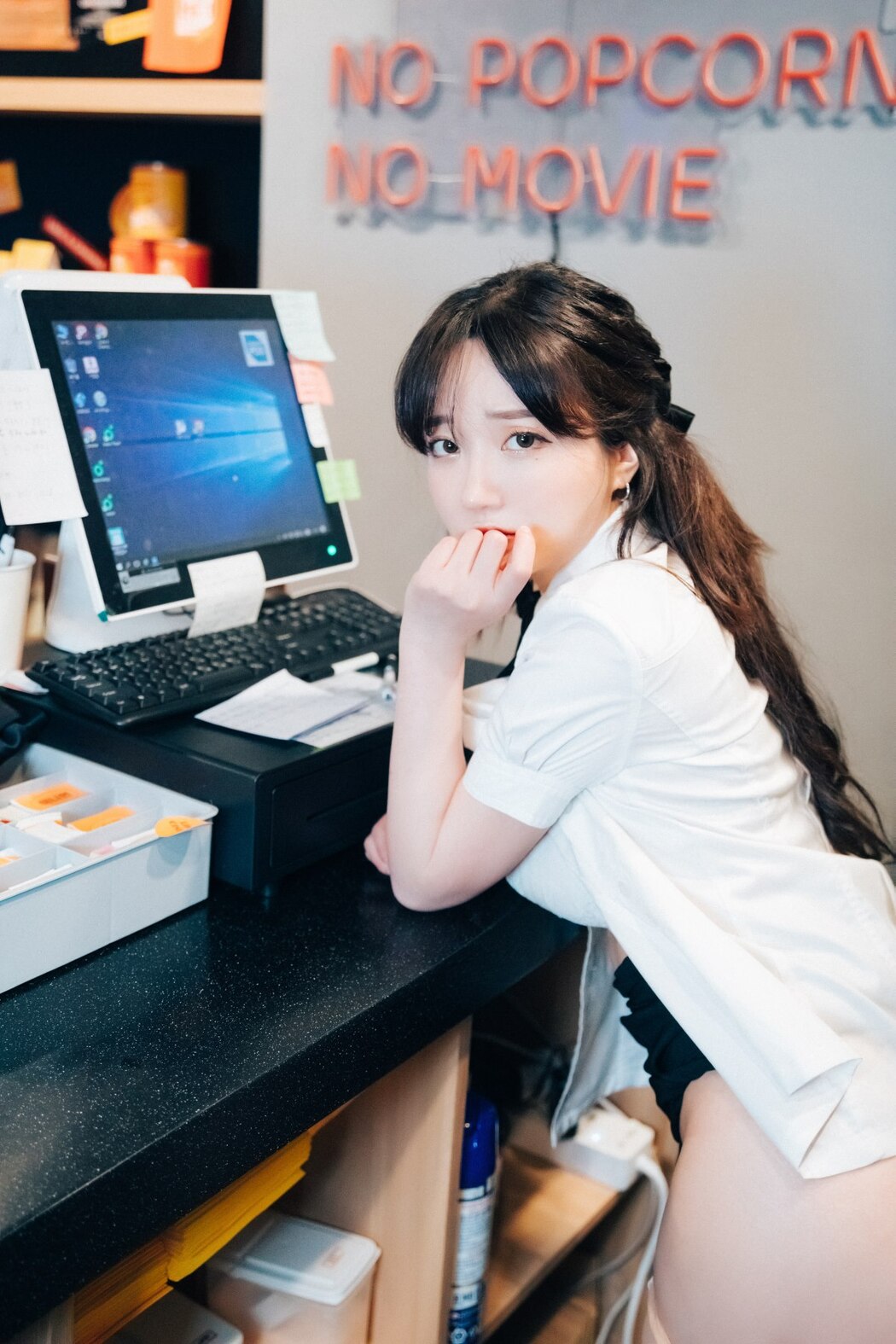 Loozy Son Ye-Eun 손예은 – Ticket Girl A