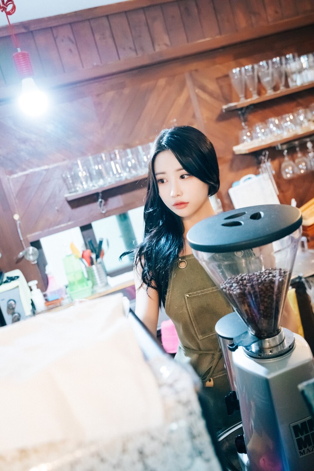 Loozy YeonYu 연유 – First Play S.Ver B