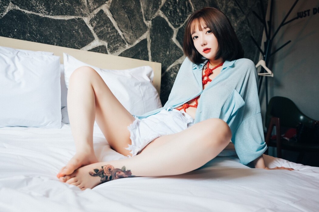 Loozy Son Ye-Eun 손예은 – SM CarXXX