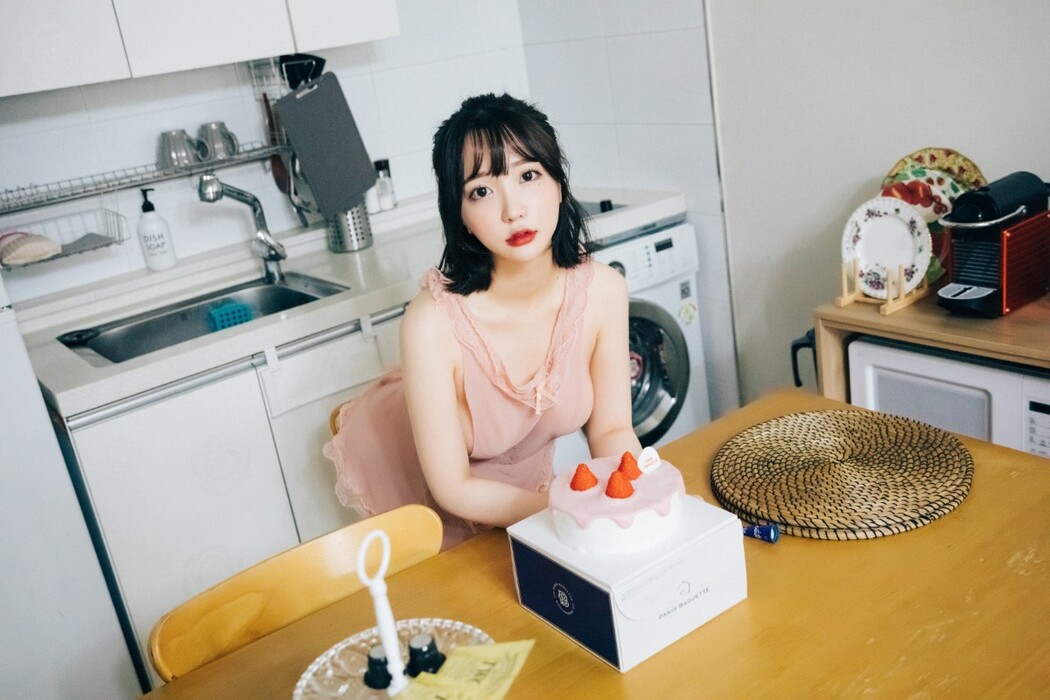 Loozy Son Ye-Eun 손예은 Happy Birthday S.Ver A