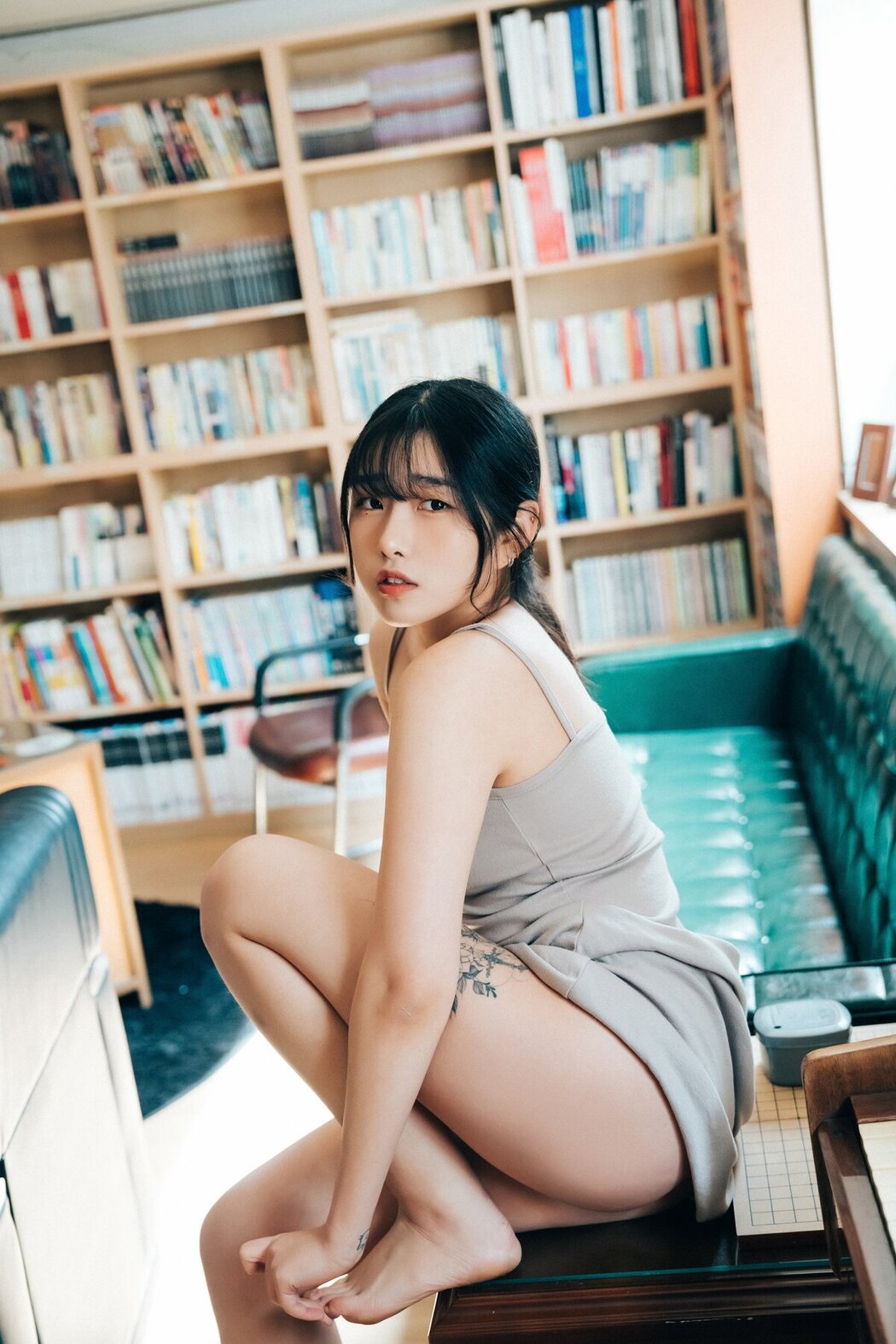Loozy Sonson 손손 – Comic Shop Girl S.Ver A