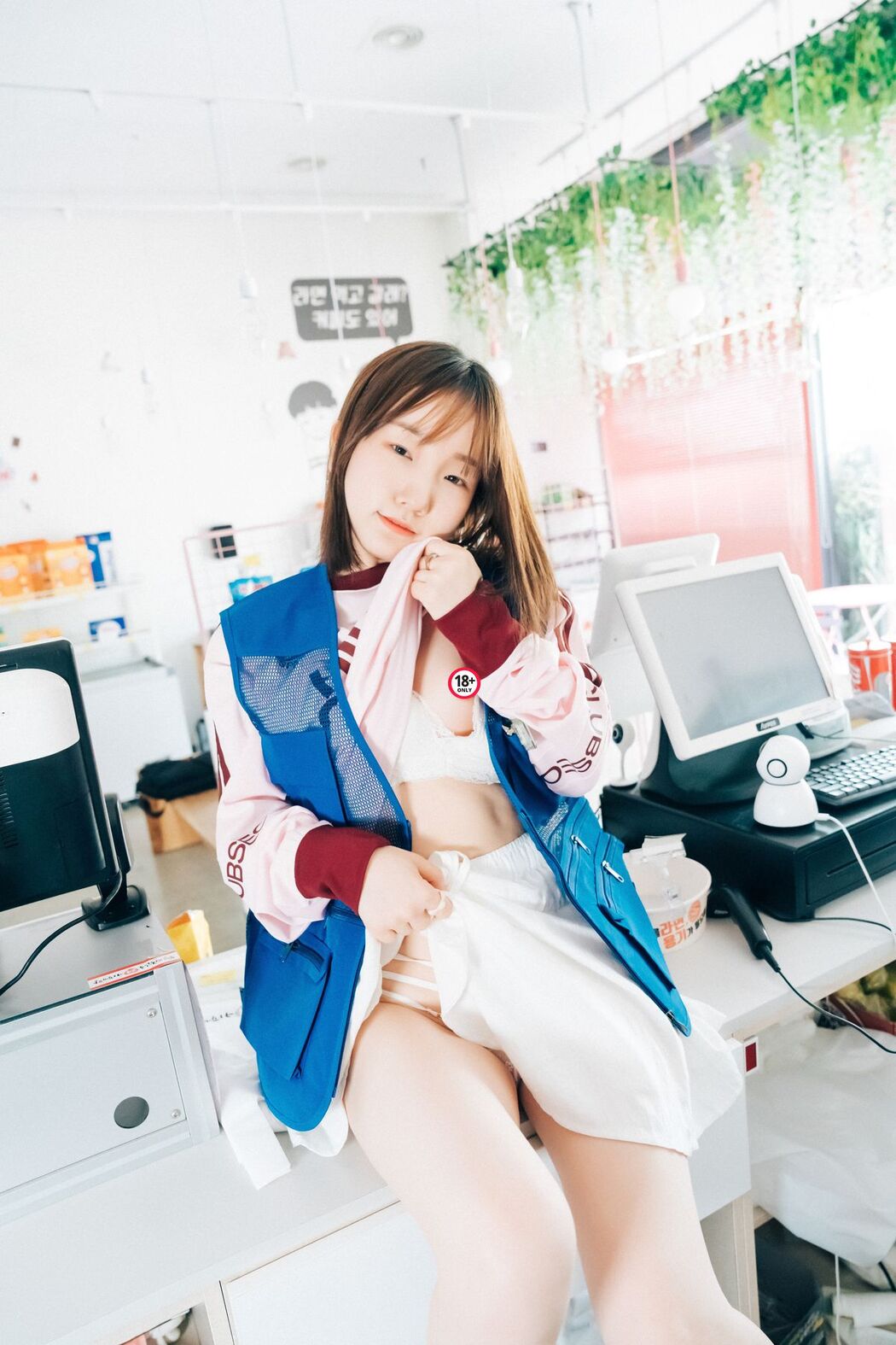 Loozy Yeri – Pocket Girl Alba B