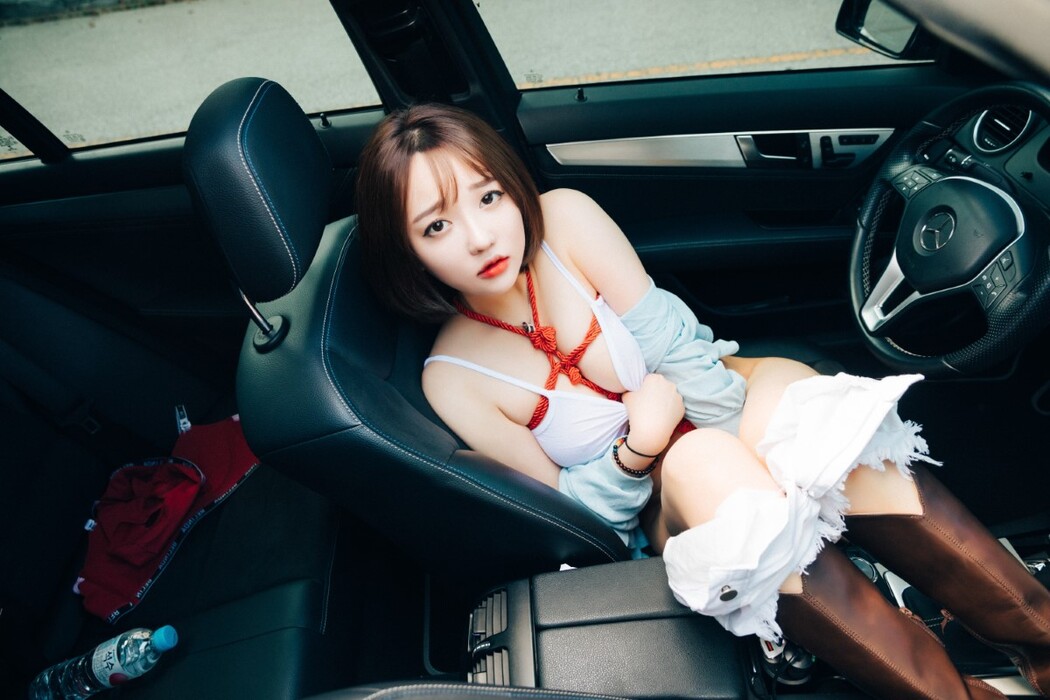 Loozy Son Ye-Eun 손예은 – SM CarXXX