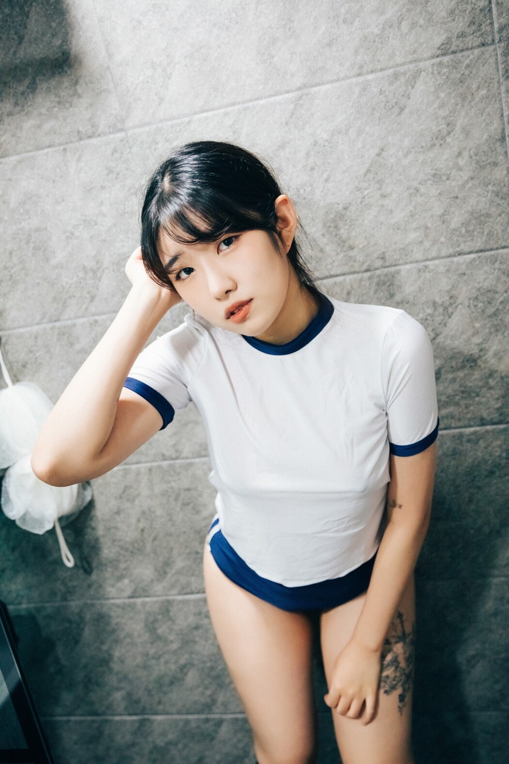 Loozy SonSon 손손 – Date At Home S Ver