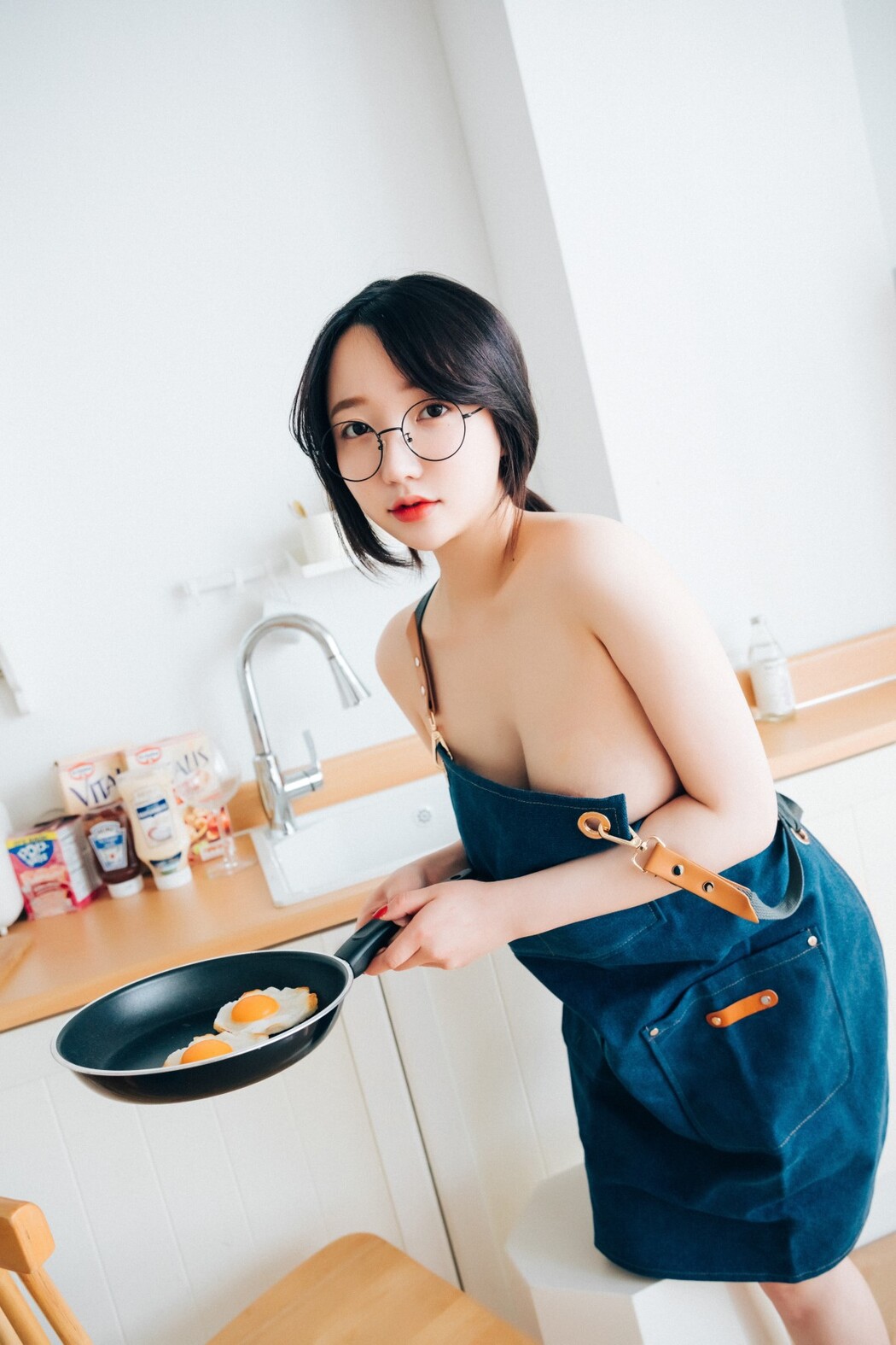 Loozy Son Ye-Eun 손예은 – Nudy Painter S.ver